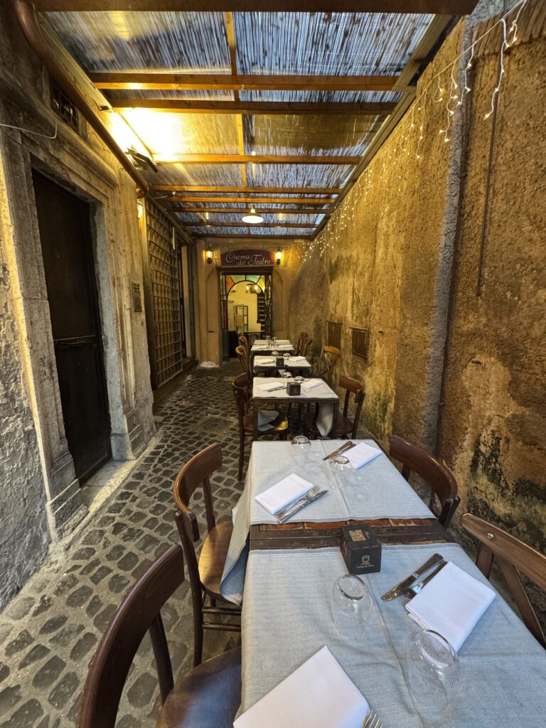 Cucina del Teatro 0EFD1539-170F-4795-900F-AE11CC786556